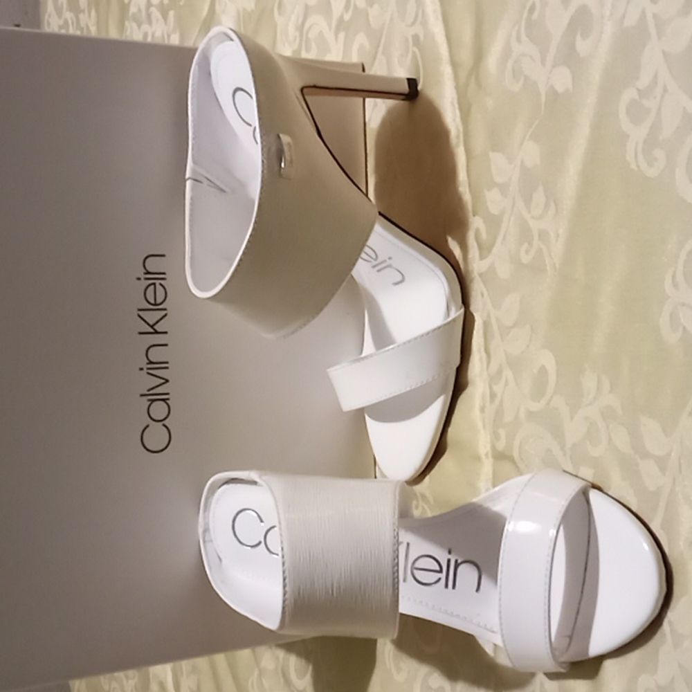 Calvin Klein Shayna White Liquid Patent, Size 6.5M